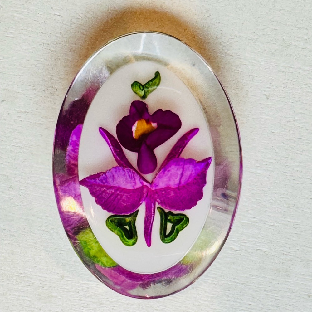 Vintage Floral Resin Oval Brooch pin pendant Handmade flowers feminine